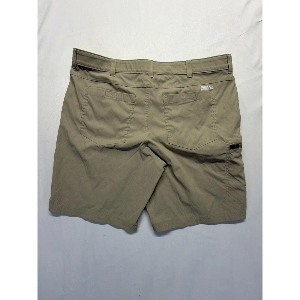 Eddie Bauer Shorts Mens 40 Khaki Cargo‎ Pockets Logo Hiking Outdoor Casual Wear
